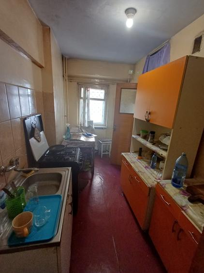 Apartament cu 3 camere decomandat în Berceni