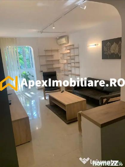 Apartament cu 3 camere decomandat, mobilat în Titan