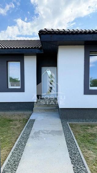 Duplex cu 4 camere cu Canalizare în Parța
