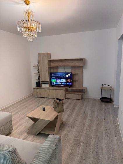Apartament cu 3 camere decomandat, mobilat în Drumul Taberei