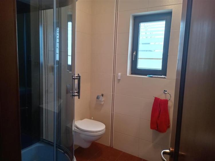 Casă individuală cu 5 camere cu Garaj în Sfântu Ilie