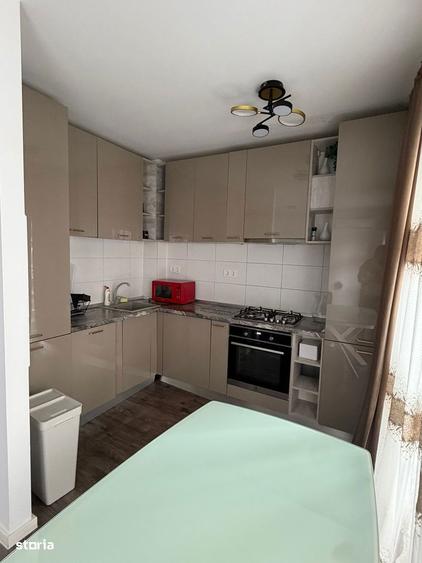 Apartament cu 3 camere în Tei