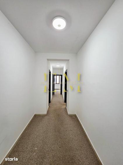 Apartament cu 3 camere în Tractorul