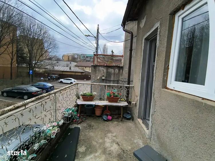 Casă cu 6 camere cu Canalizare în Militari