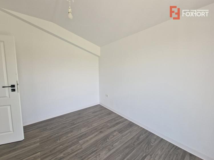 Duplex cu 3 camere cu Canalizare în Recaș