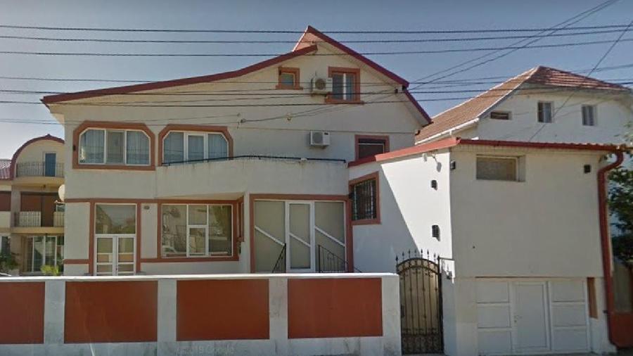 Casă individuală cu 6 camere cu Teren 370 Mp în Nord