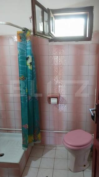 Casă individuală cu 6 camere cu Canalizare în Vest