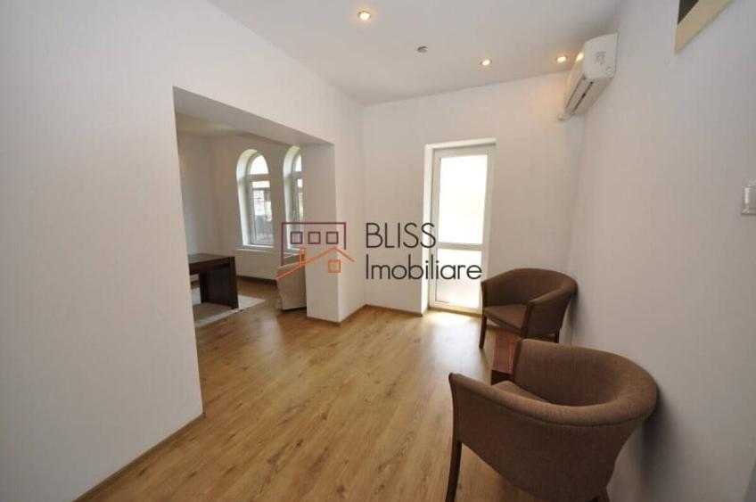 Apartament cu 5 camere decomandat în P-ța Dorobanți