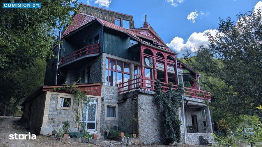 Casă cu Teren 1857 Mp în Tulnici
