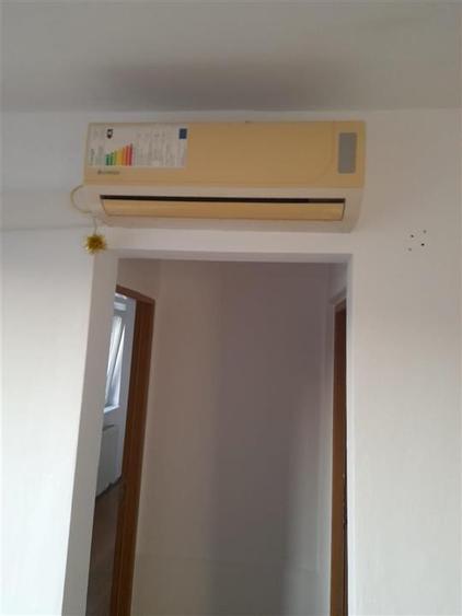 Apartament cu 3 camere semidecomandat în Dacia