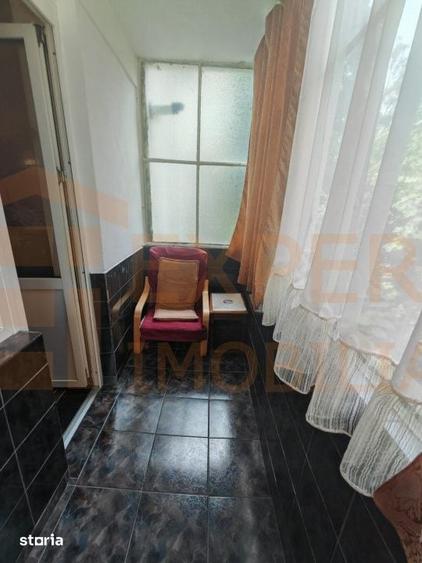 Apartament cu 3 camere decomandat în Far