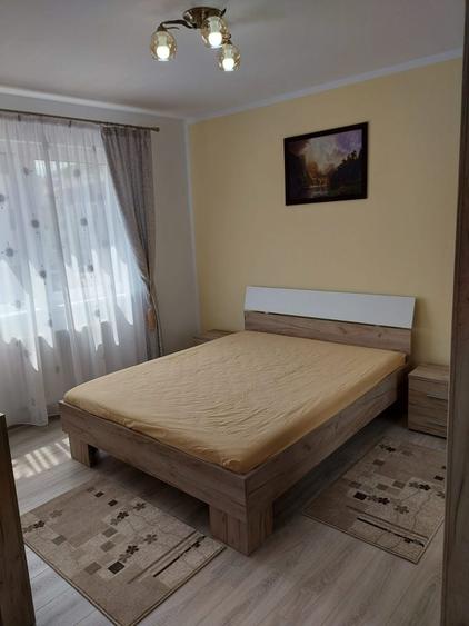Apartament cu 3 camere decomandat în Florești