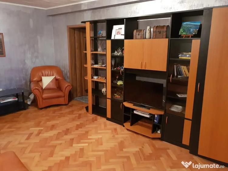 Apartament cu 2 camere semidecomandat în Cazino