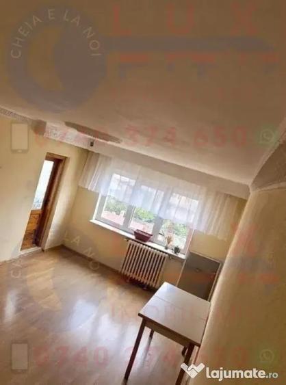 Apartament cu 3 camere decomandat în E3