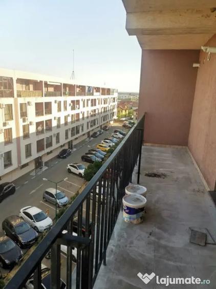 Apartament cu 2 camere decomandat, mobilat în Central