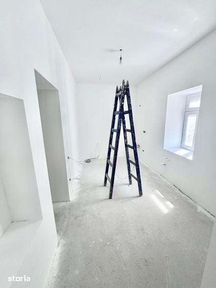 Casă cu 5 camere cu Teren 300 Mp în Central