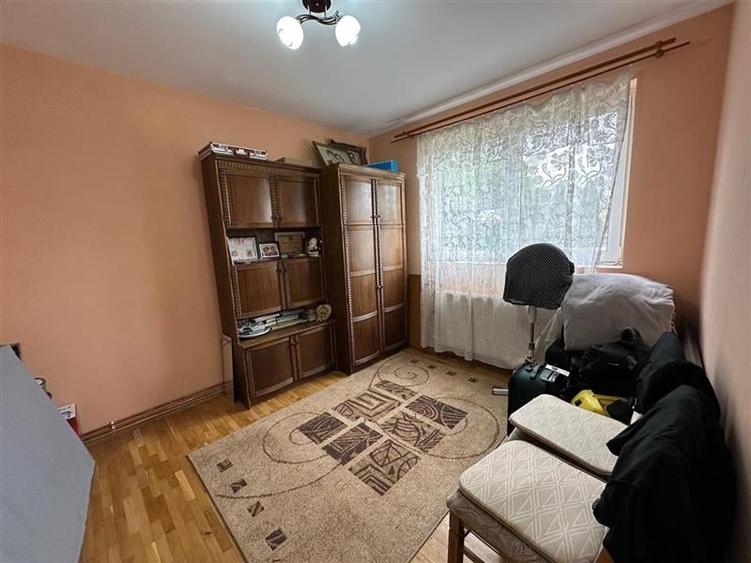 Casă cu 6 camere cu Teren 2100 Mp în Tureni