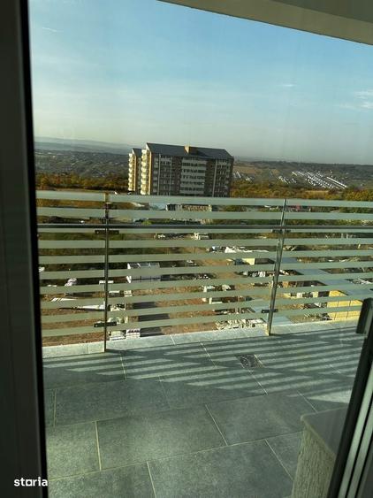 Apartament cu 3 camere decomandat în Breazu