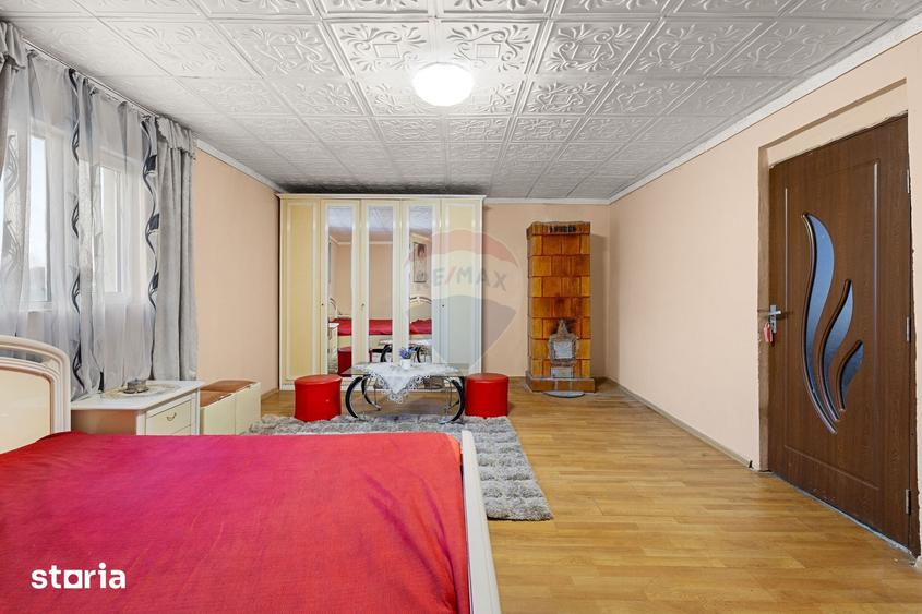 Casă cu 4 camere cu Teren 2056 Mp în Iratoșu