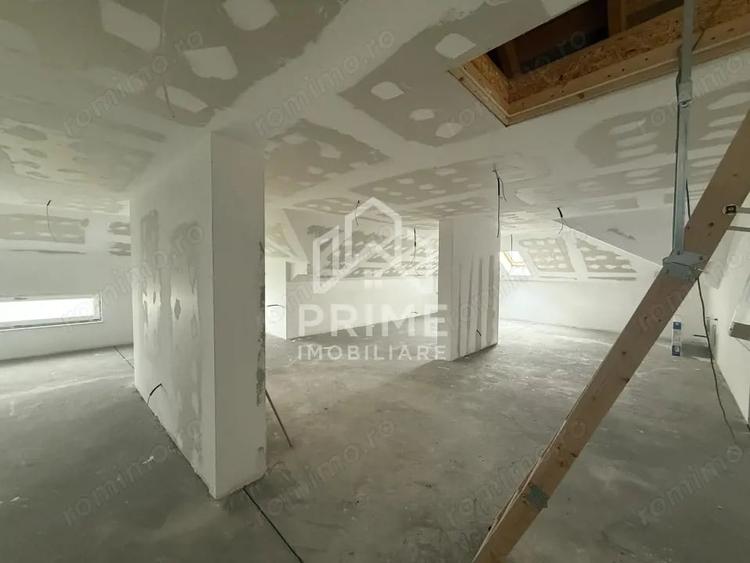 Casă cu 5 camere cu Teren 710 Mp în Ciugud