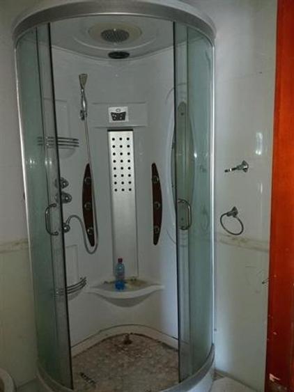 Casă individuală cu 20 camere cu Canalizare în Horezu