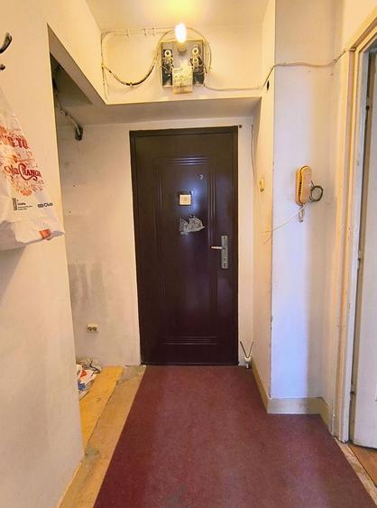 Apartament cu 2 camere semidecomandat în Gara de Nord