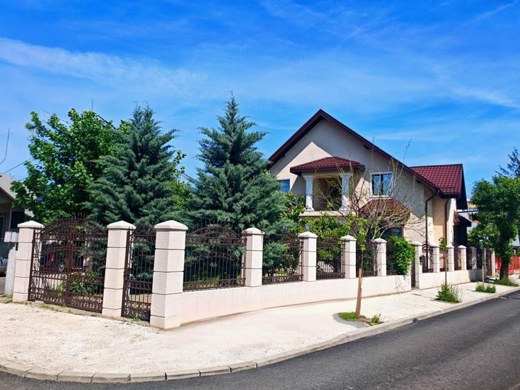 Casă cu 4 camere în Central