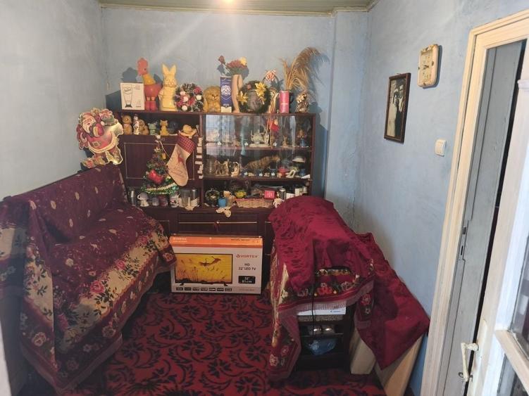 Casă cu 4 camere în Ologeni