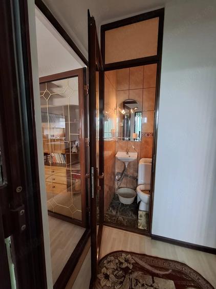 Apartament cu 3 camere semidecomandat în Ultracentral