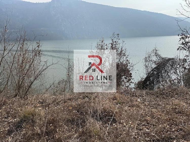 Teren de 526 mp, în Dubova