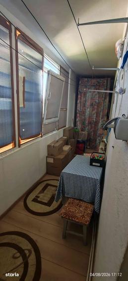Apartament cu 3 camere decomandat în Șerbănești