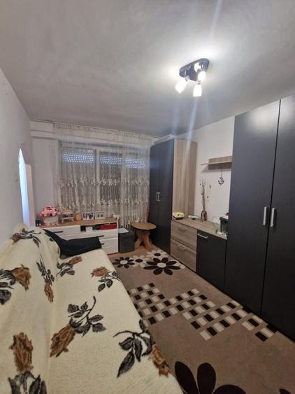 Garsonieră semidecomandată în Decebal