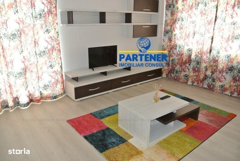 Apartament cu 3 camere decomandat, mobilat în Craiovei