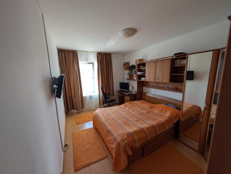 Apartament cu 2 camere semidecomandat, mobilat în Baciu