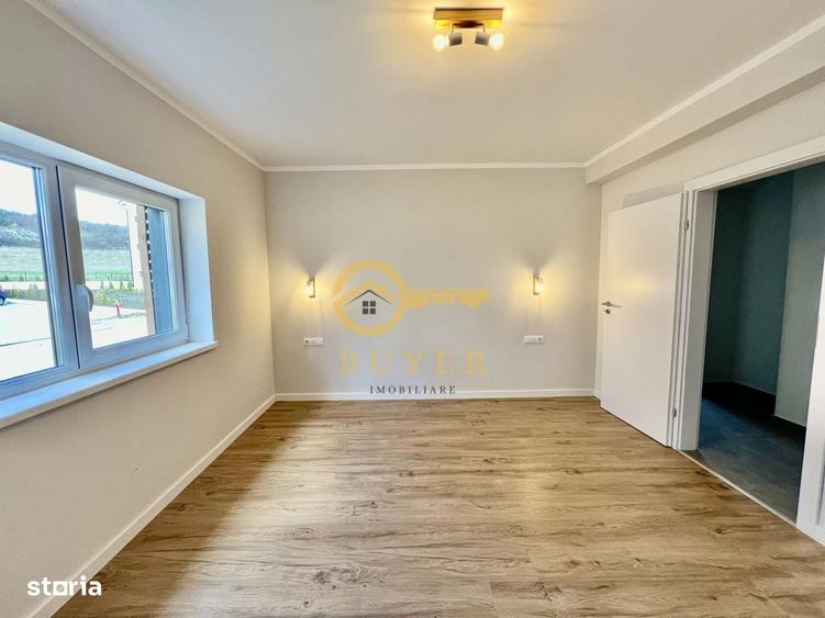 Apartament cu 5 camere în Cristian