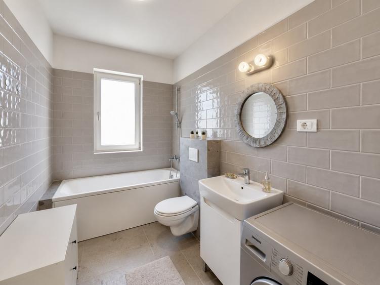 Apartament cu 2 camere semidecomandat, mobilat în Dumbrăvița