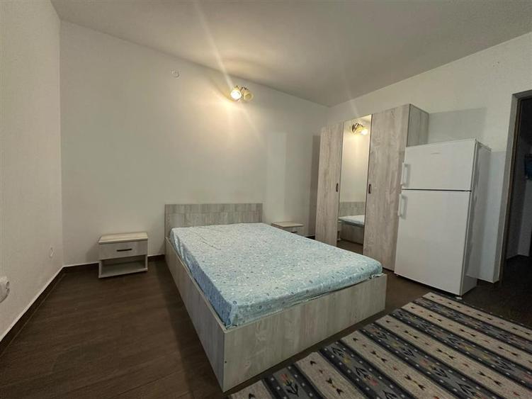 Garsonieră decomandată în Podul de Piatră