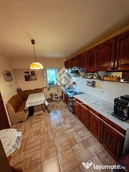 Apartament cu 4 camere decomandat în Central