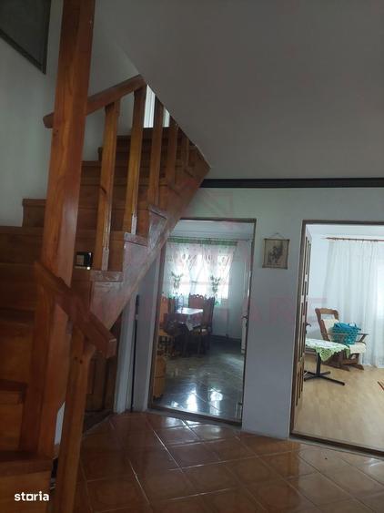 Casă cu 4 camere cu Teren 1100 Mp în Poiana