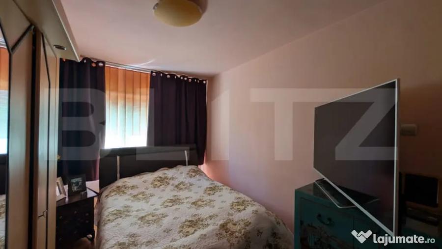 Apartament cu 3 camere decomandat în Micro 4