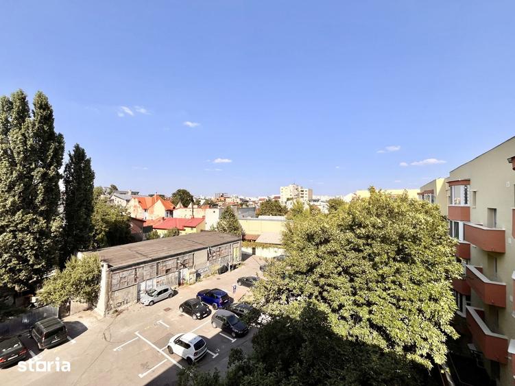 Apartament cu 3 camere în Centrul Civic
