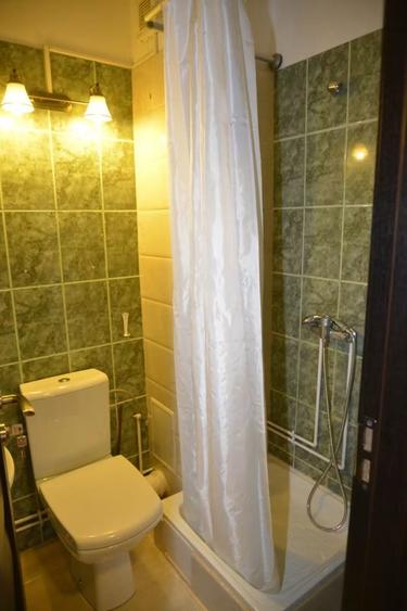 Apartament cu 3 camere decomandat în 13 Septembrie