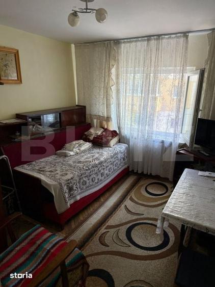 Apartament cu 3 camere semidecomandat în Central