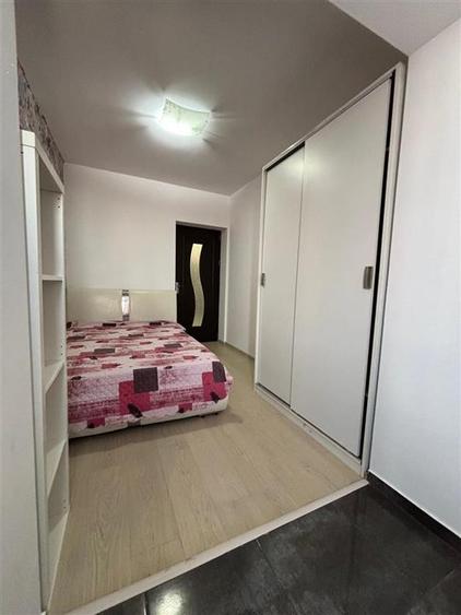 Apartament cu 2 camere semidecomandat în Valea Adâncă