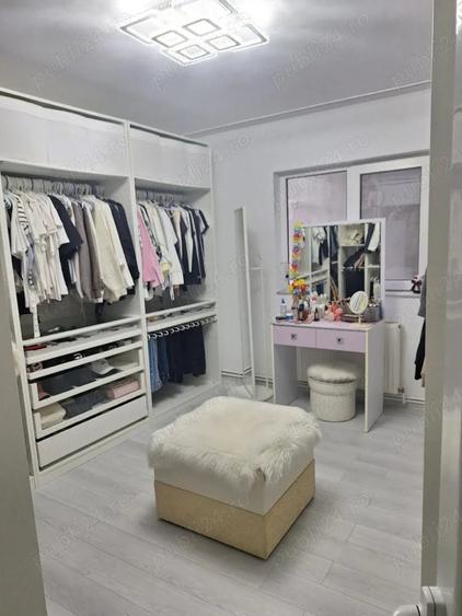 Casă cu 5 camere cu Teren 265 Mp în Dobroești