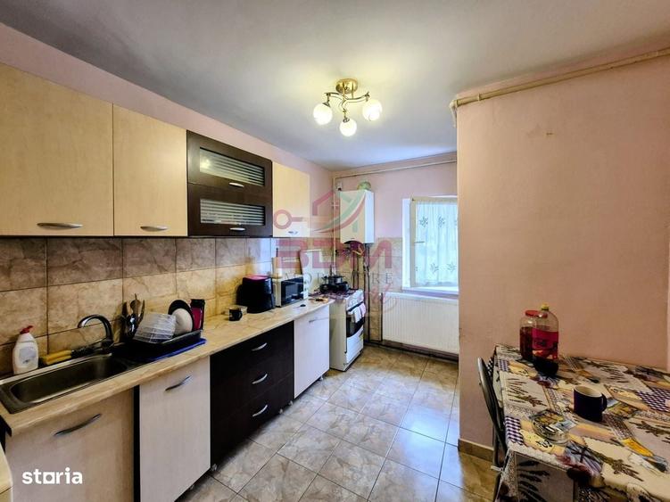 Apartament cu 3 camere decomandat în Central