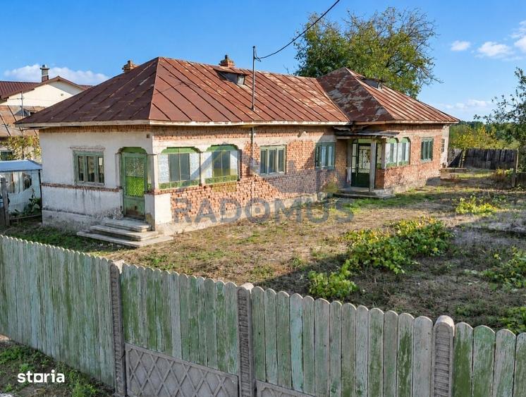 Casă cu 4 camere cu Teren 980 Mp în Poienarii Burchii