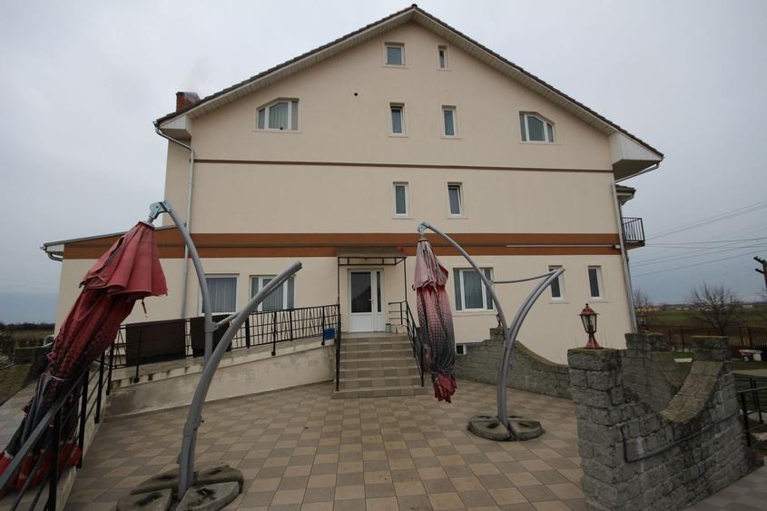 Casă individuală cu 30 camere cu Canalizare în Becicherecu Mic