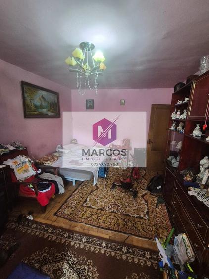 Apartament cu 4 camere decomandat în Cuptoare (Reșița)