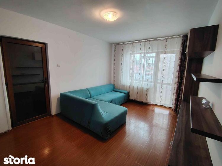 Apartament cu 2 camere semidecomandat în Micro 9